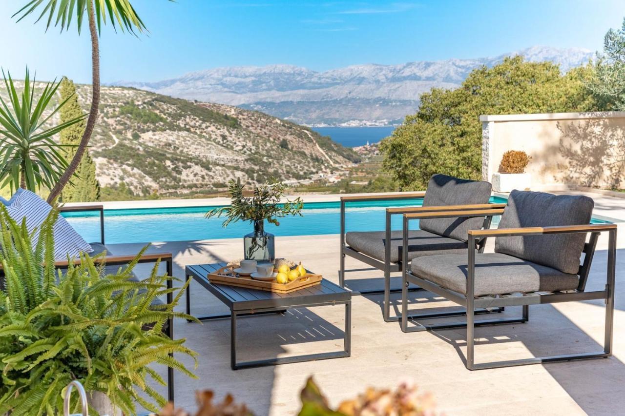 New Villa Ani! Traditional And Luxurious 4-Bedroom Villa With Heated Pool And Sea Views Postira Exterior photo
