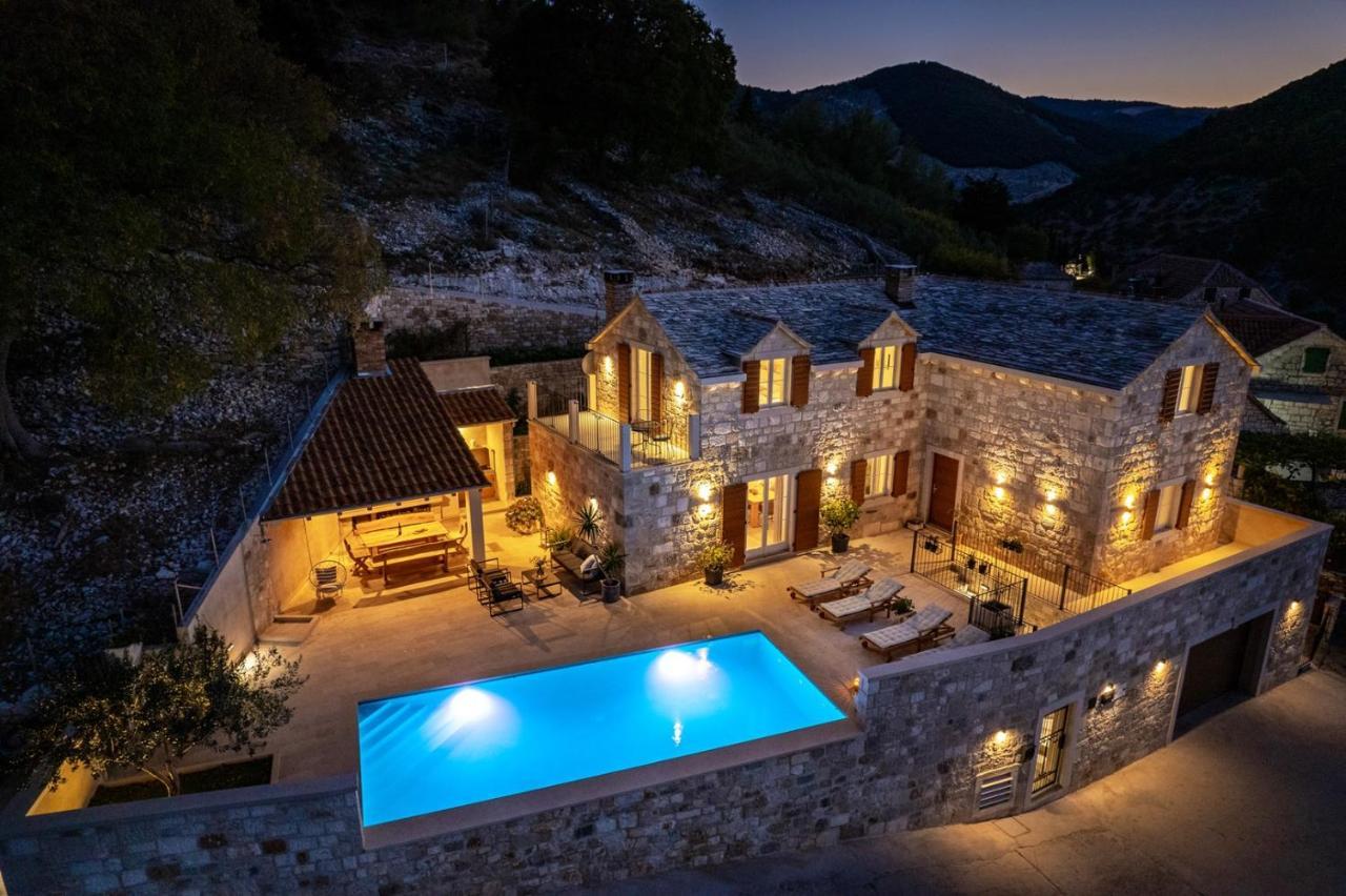 New Villa Ani! Traditional And Luxurious 4-Bedroom Villa With Heated Pool And Sea Views Postira Exterior photo