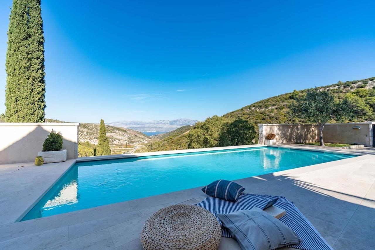New Villa Ani! Traditional And Luxurious 4-Bedroom Villa With Heated Pool And Sea Views Postira Exterior photo