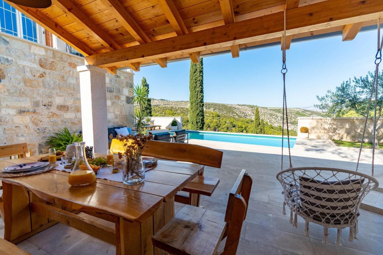 New Villa Ani! Traditional And Luxurious 4-Bedroom Villa With Heated Pool And Sea Views Postira Exterior photo