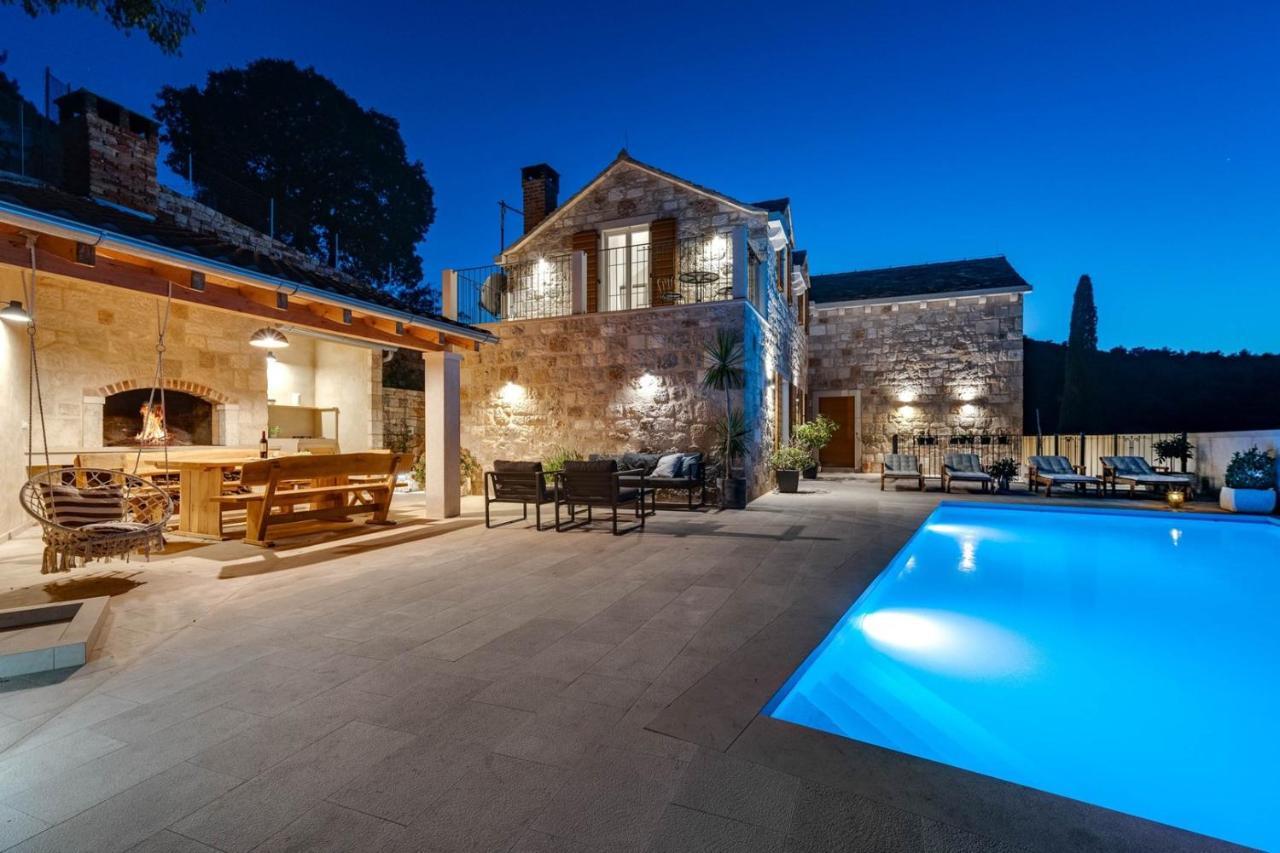 New Villa Ani! Traditional And Luxurious 4-Bedroom Villa With Heated Pool And Sea Views Postira Exterior photo