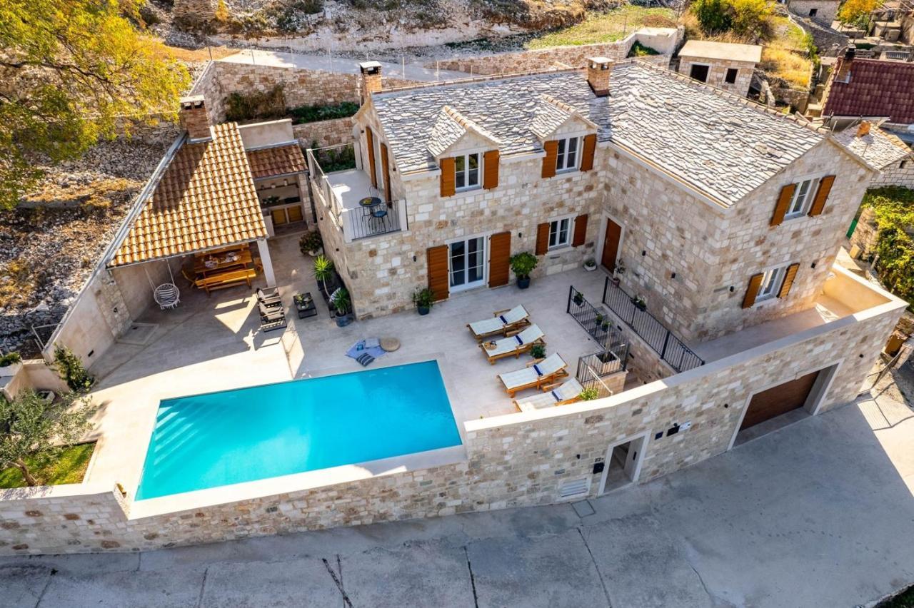 New Villa Ani! Traditional And Luxurious 4-Bedroom Villa With Heated Pool And Sea Views Postira Exterior photo