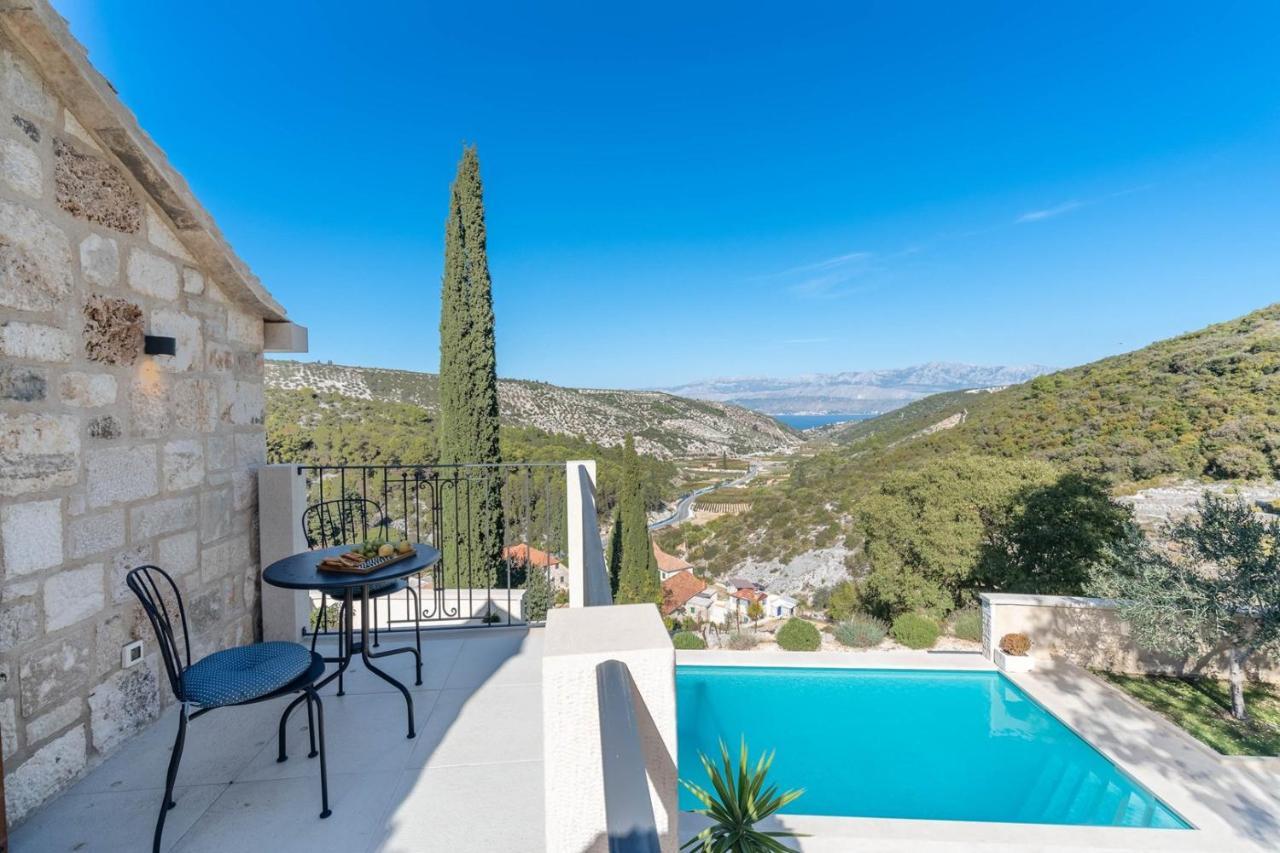 New Villa Ani! Traditional And Luxurious 4-Bedroom Villa With Heated Pool And Sea Views Postira Exterior photo